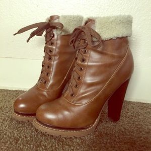 Colin Stuart heeled boots